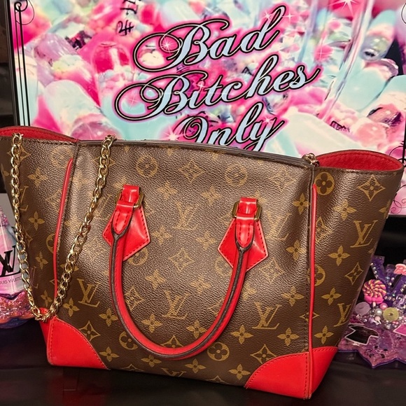 Louis Vuitton Monogram Phoenix MM with COA - Picture 1 of 14